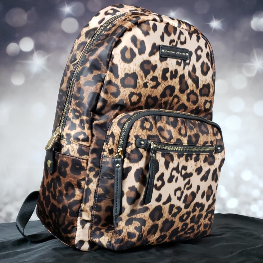 NWT Adrienne Vittadini Leopard Cheetah Backpack - Picture 3 of 8